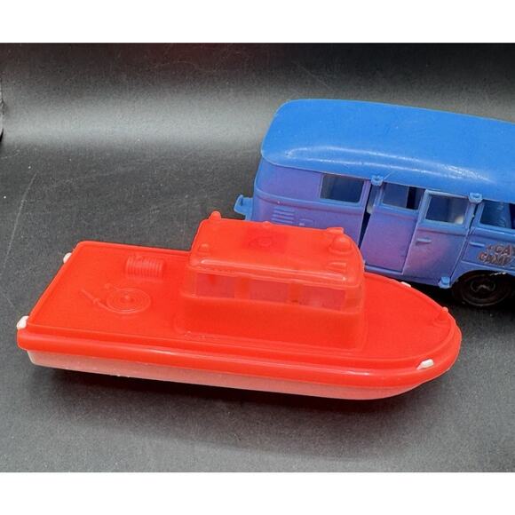 Vintage VW Volkswagen GAY Blue CAMPER Van & Boat GAY TOYS INC -C31 - Picture 4 of 12